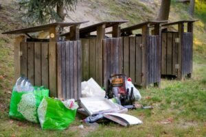 Estepona’s Cleaning Efforts Face Criticism from Opposition and Residents