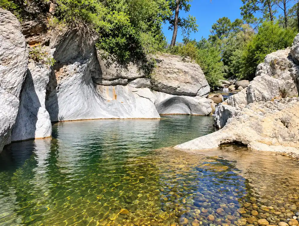 creek_pool_estepona